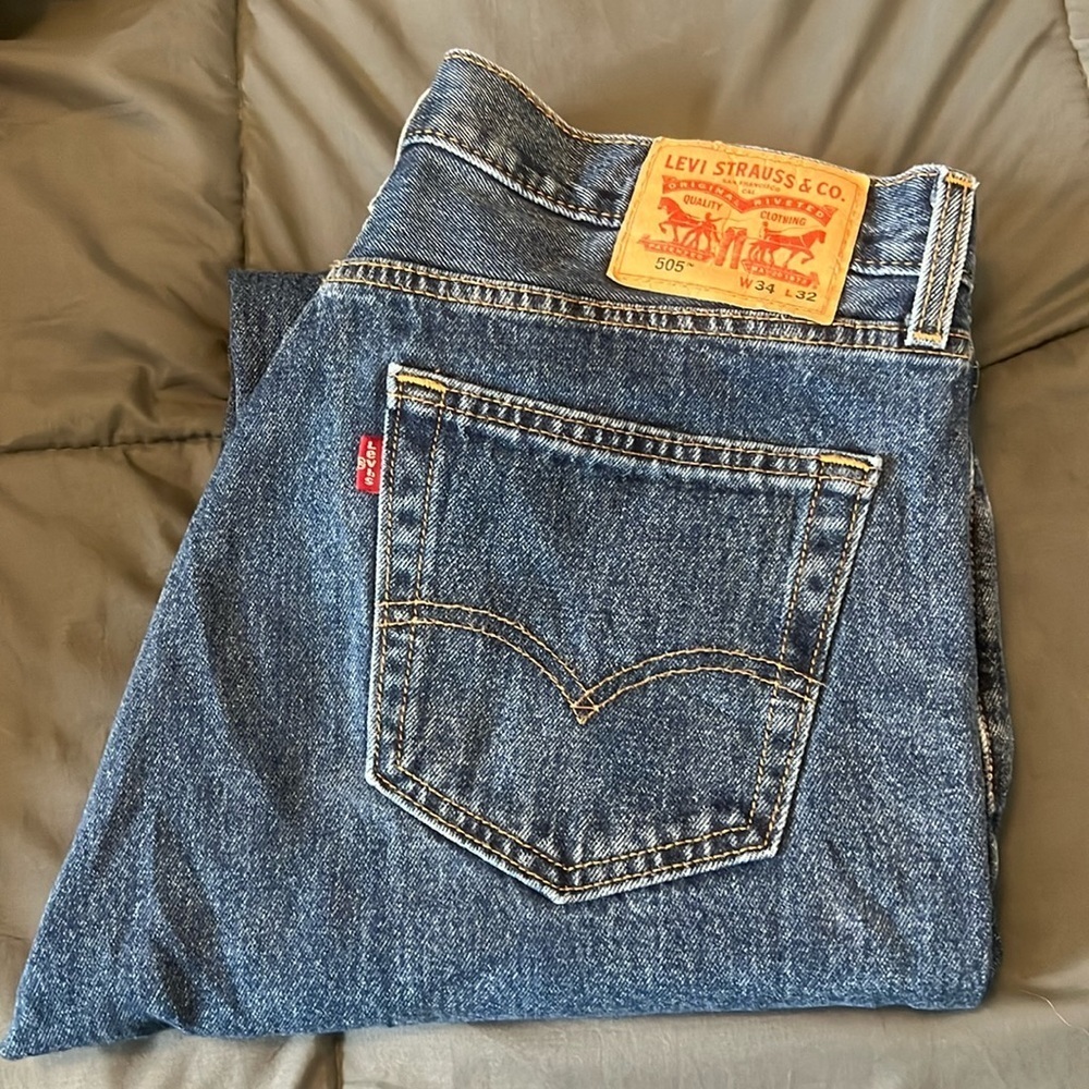 Levi’s 505 Regular Fit Straight Leg Jean Medium Wash Size 34x32